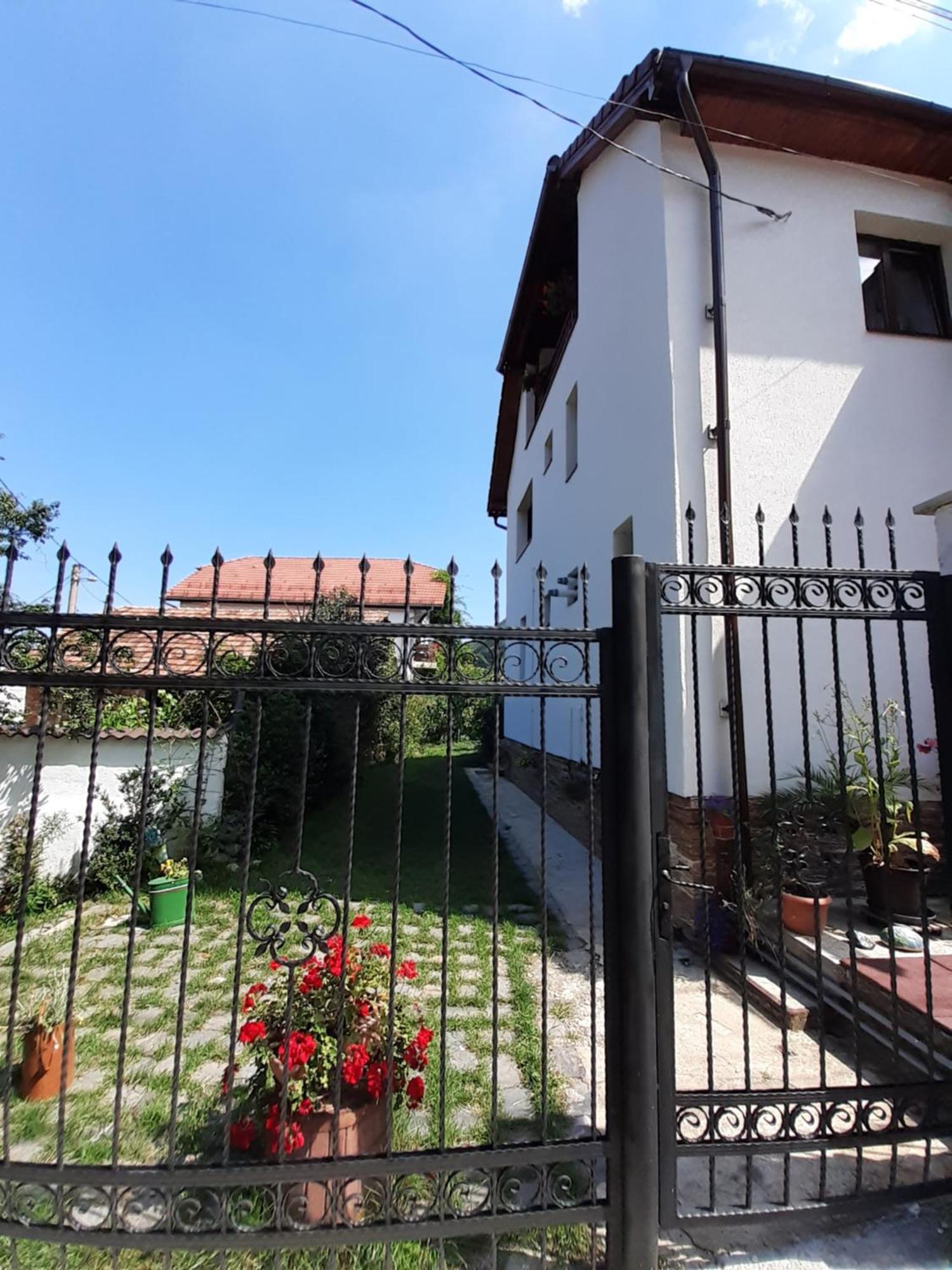 Apartamento R-House Braşov Habitación foto